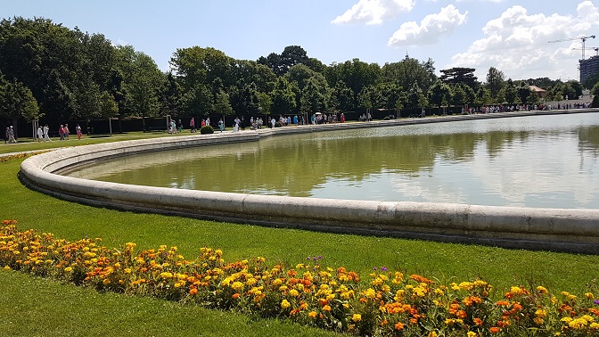 Wasserbassin