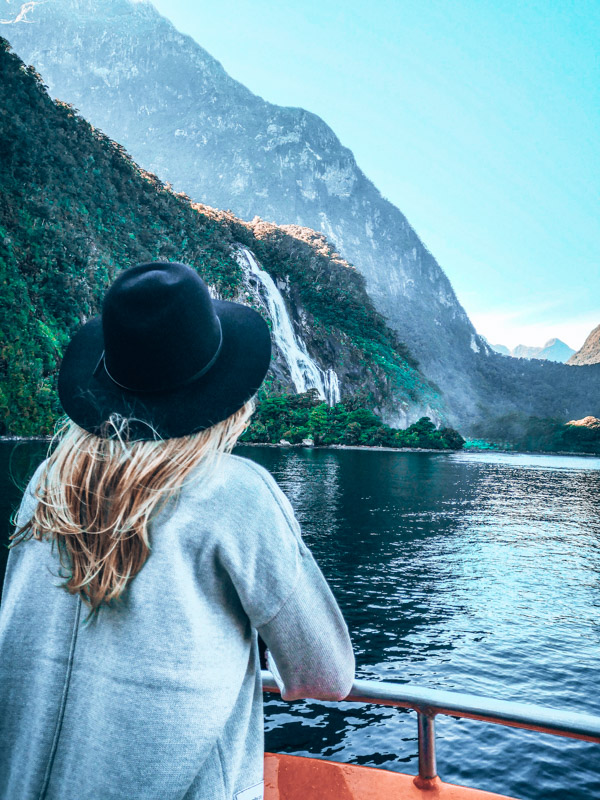 Milford Sound erste Wasserfall